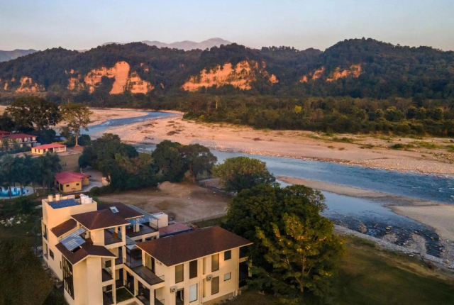 Tiger Camp Resort With River View